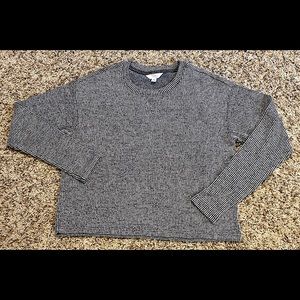 Time & Tru Cropped Sweater